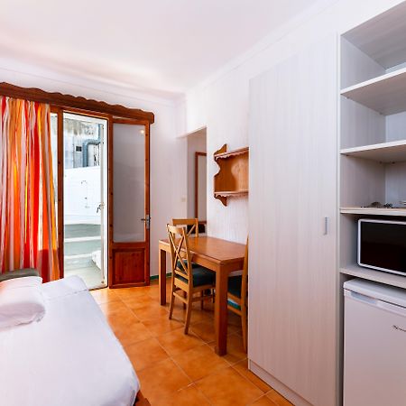 Hostal Residencia San Francisco Пуэрто-Колом Экстерьер фото